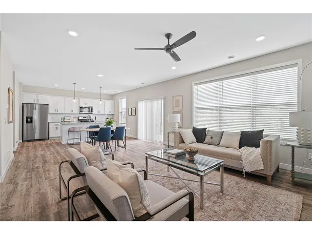 $4,275 | 10027 Newport Path, Woodbury, MN 55129