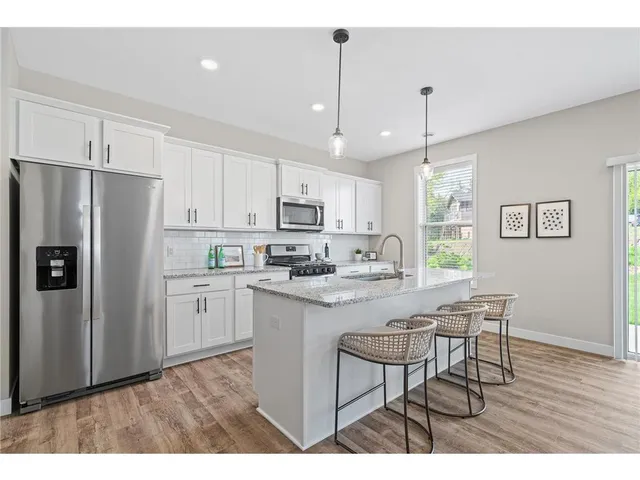 $4,275 | 10027 Newport Path, Woodbury, MN 55129