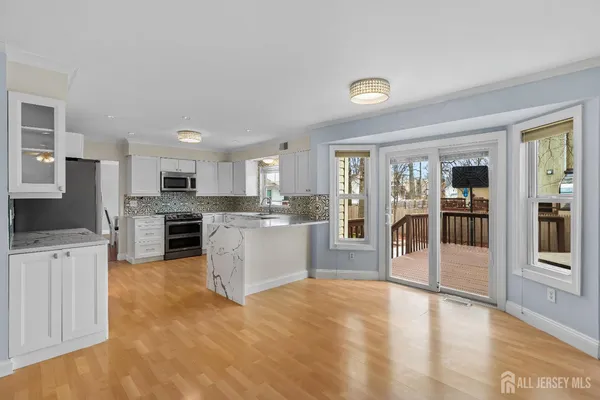 $1,100,000 | 8 Danny Court, North Brunswick, NJ 08902
