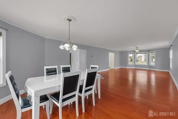 $1,100,000 | 8 Danny Court, North Brunswick, NJ 08902