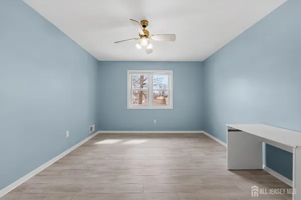 $1,100,000 | 8 Danny Court, North Brunswick, NJ 08902