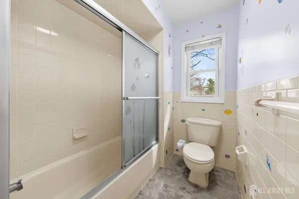 $1,100,000 | 8 Danny Court, North Brunswick, NJ 08902