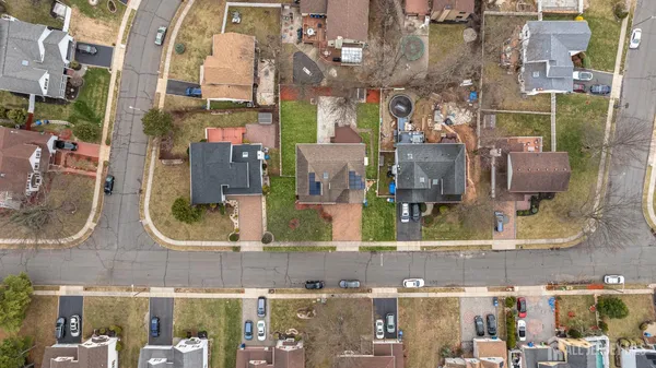 $1,100,000 | 8 Danny Court, North Brunswick, NJ 08902