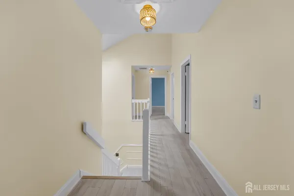 $1,100,000 | 8 Danny Court, North Brunswick, NJ 08902