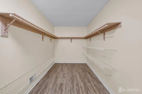 $1,100,000 | 8 Danny Court, North Brunswick, NJ 08902