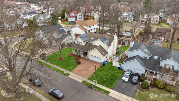 $1,100,000 | 8 Danny Court, North Brunswick, NJ 08902
