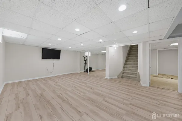 $1,100,000 | 8 Danny Court, North Brunswick, NJ 08902