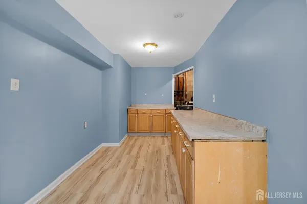 $1,100,000 | 8 Danny Court, North Brunswick, NJ 08902