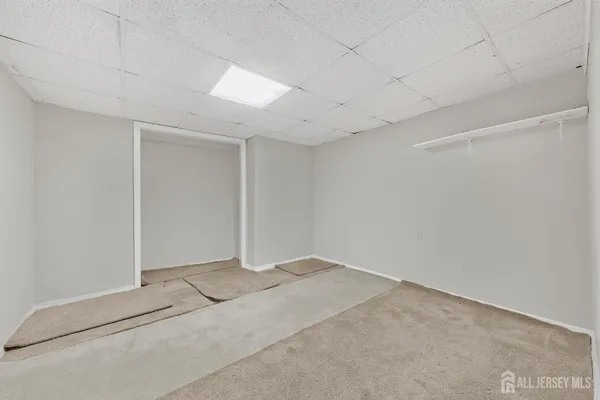 $1,100,000 | 8 Danny Court, North Brunswick, NJ 08902