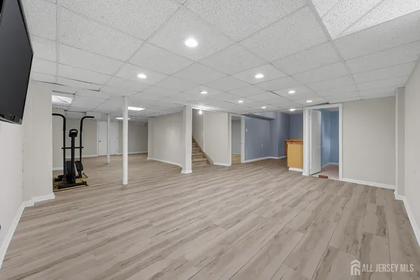 $1,100,000 | 8 Danny Court, North Brunswick, NJ 08902