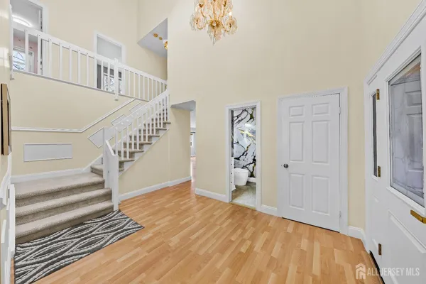 $1,100,000 | 8 Danny Court, North Brunswick, NJ 08902