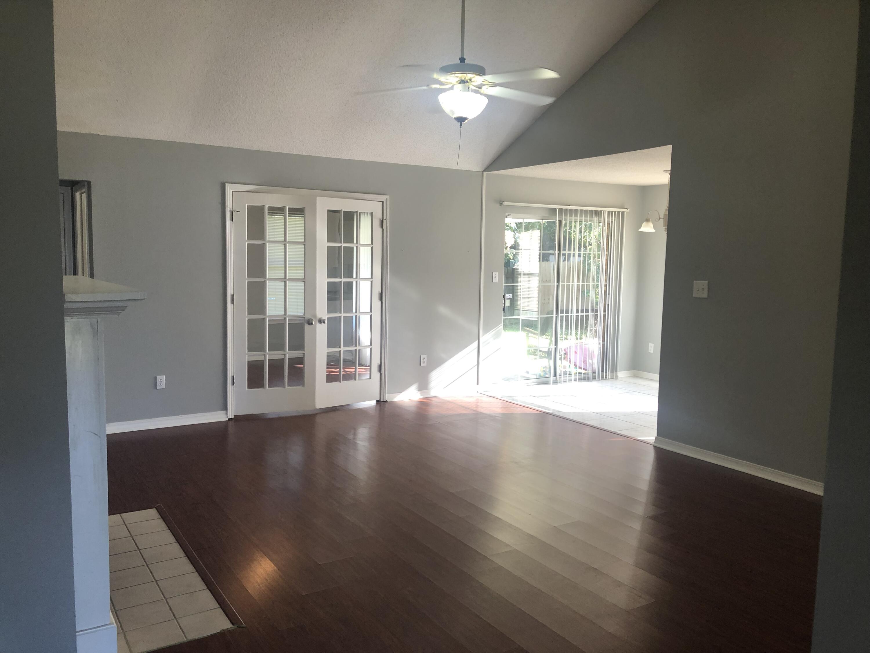 2066 Crane Ridge Biloxi, MS 39532 - Photo 3 of 18 IMG-6680
