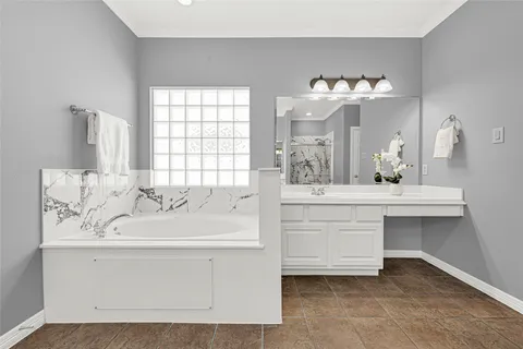 $687,000 | 1420 West 26th Street, Houston, TX 77008