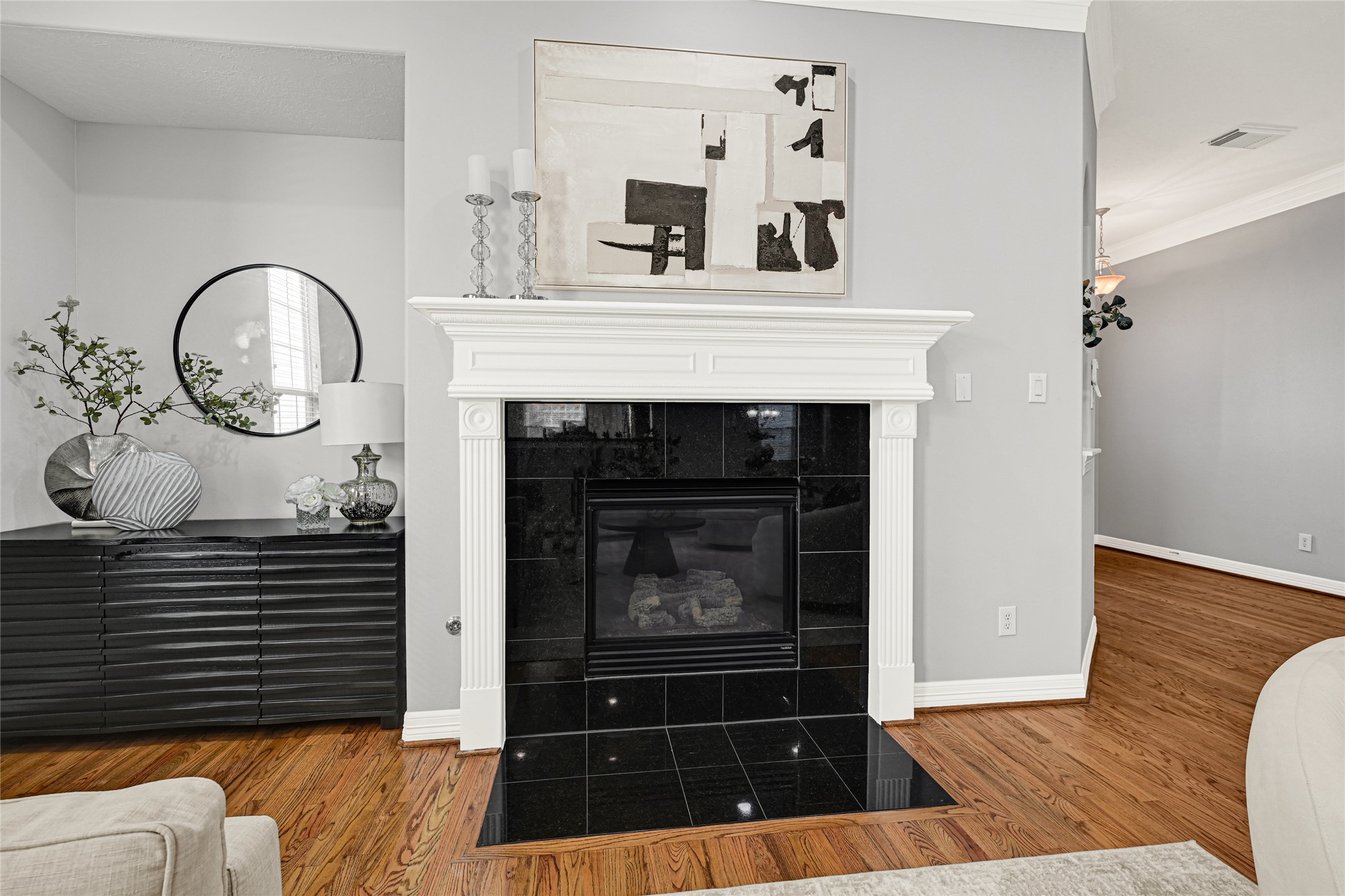 1420 West 26th Street Houston, TX 77008 - Photo 10 of 36 a living room with furniture and a fireplace