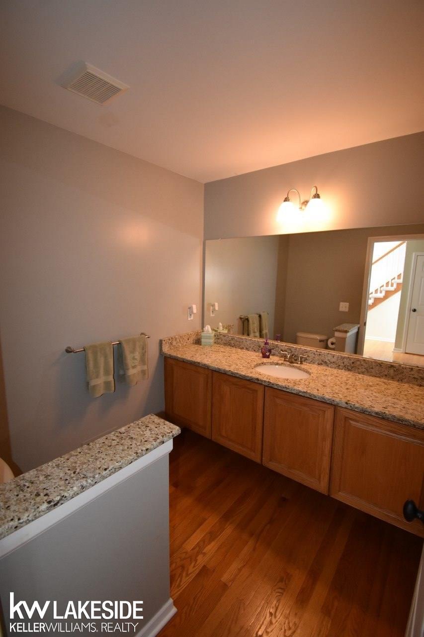 1076 Rochelle Park Drive Rochester Hills, MI 48309 - Photo 23 of 25