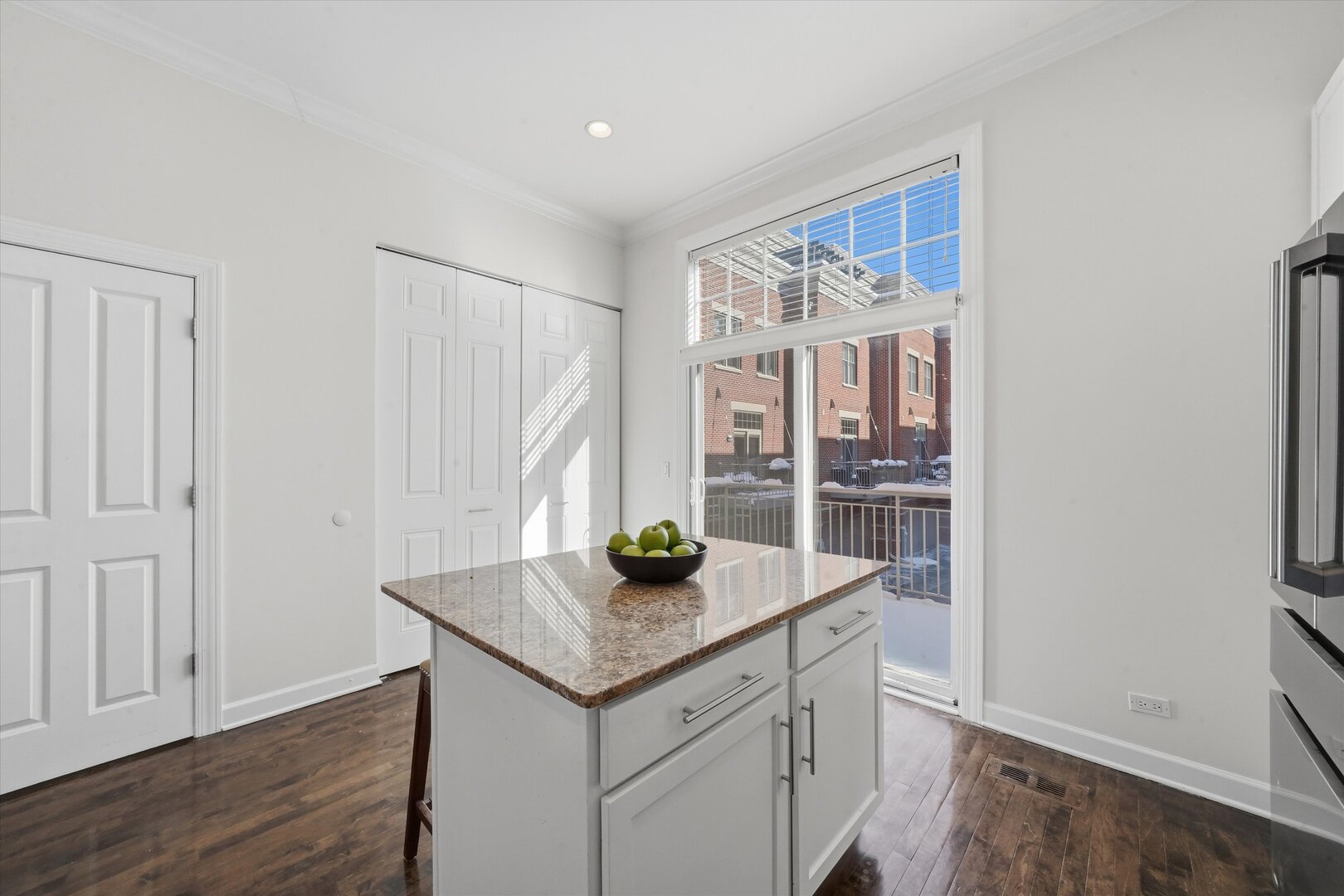 845 North May Street Chicago, IL 60642 - Photo 11 of 40