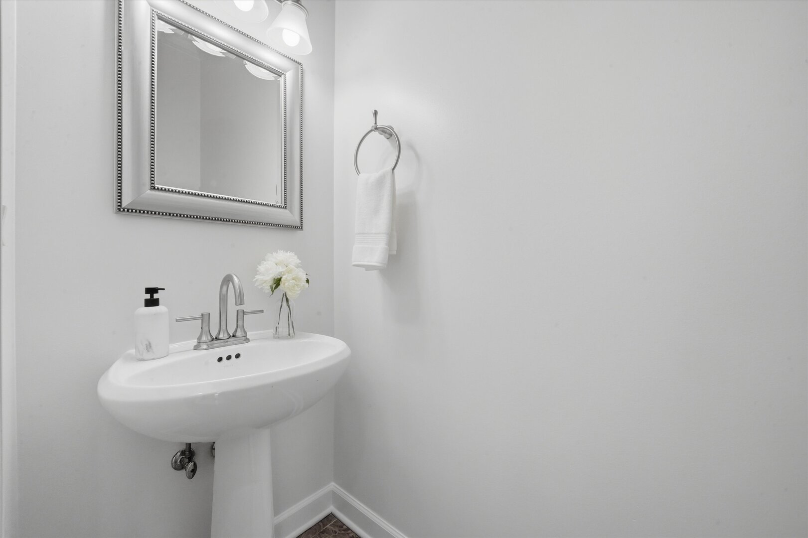 845 North May Street Chicago, IL 60642 - Photo 13 of 40