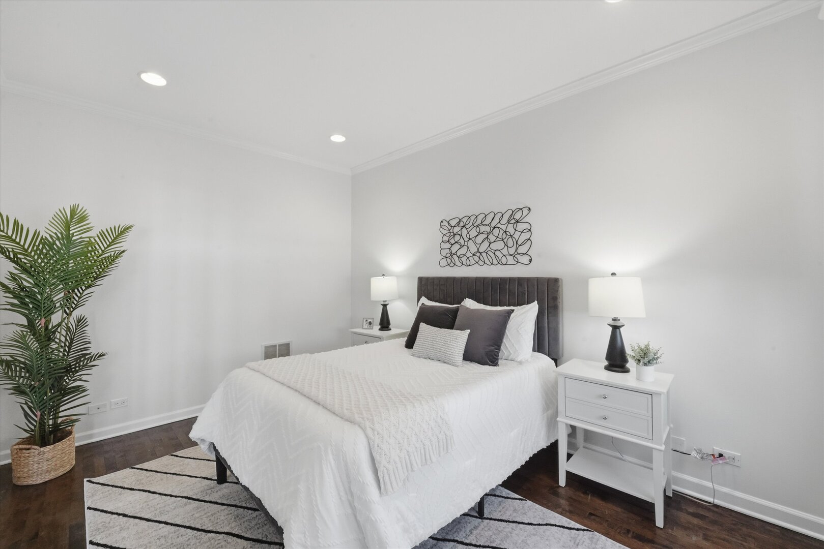 845 North May Street Chicago, IL 60642 - Photo 30 of 40