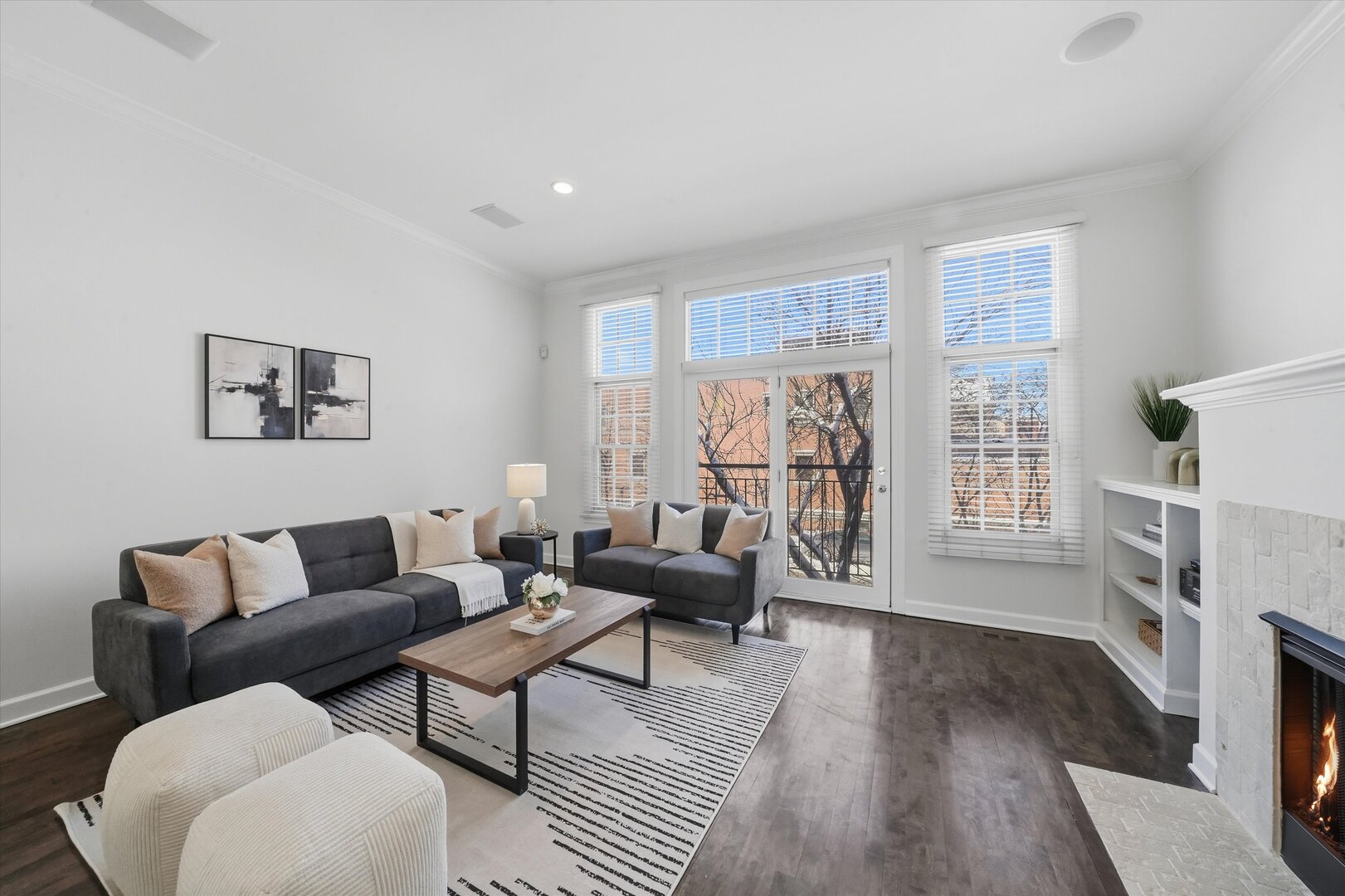 845 North May Street Chicago, IL 60642 - Photo 3 of 40