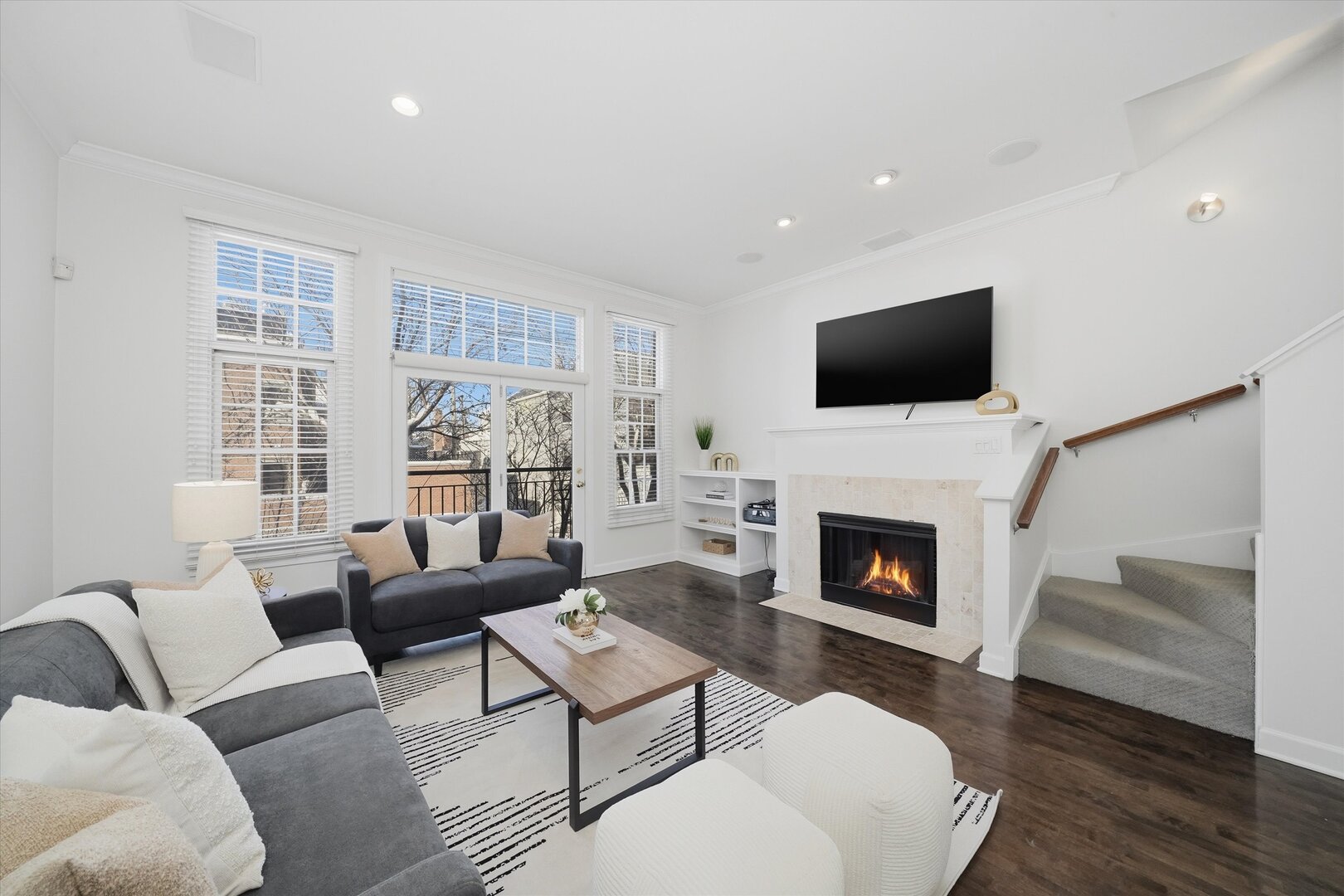 845 North May Street Chicago, IL 60642 - Photo 4 of 40