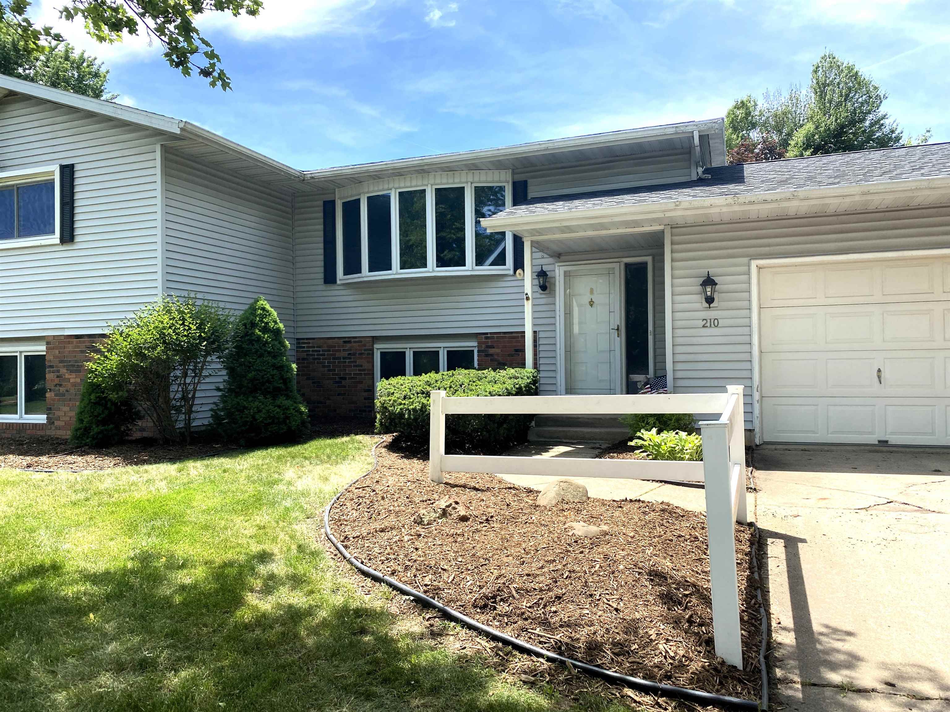 210 Avalon Road Columbus, WI 53925 - Photo 5 of 69