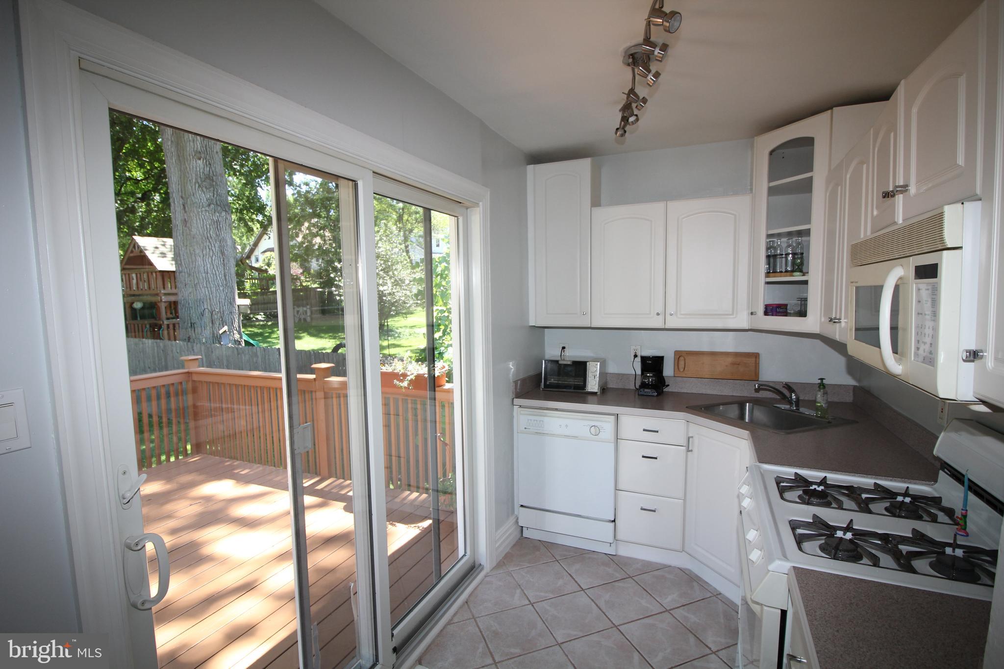 435 Locust Road Glenside, PA 19038 - Photo 8 of 14 Kitchen