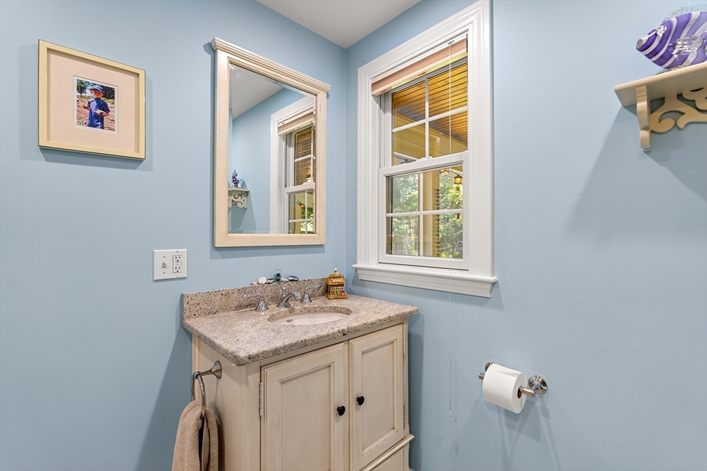 84 Pleasant Street Wenham, MA 01984 - Photo 16 of 38