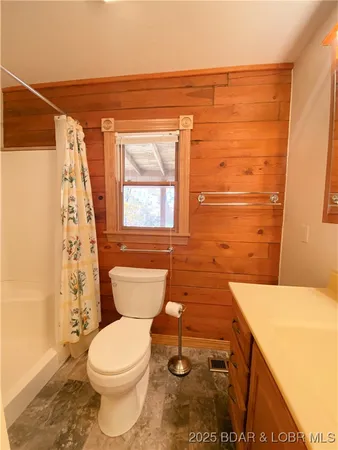 $625,000 | 209 Two N Two Lane, Camdenton, MO 65020