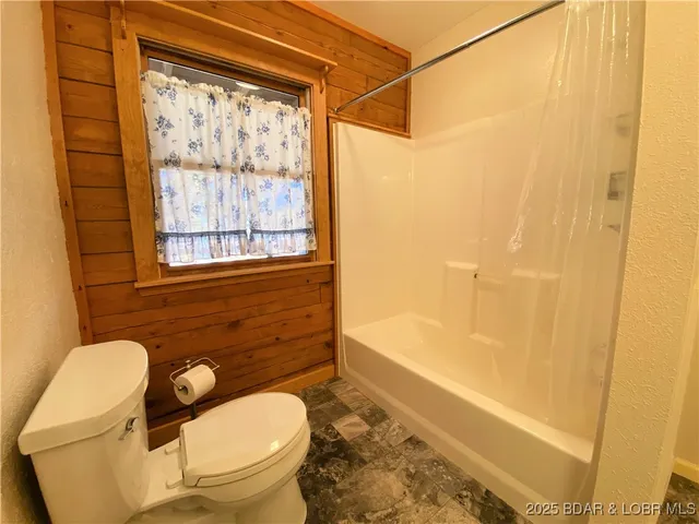 $625,000 | 209 Two N Two Lane, Camdenton, MO 65020