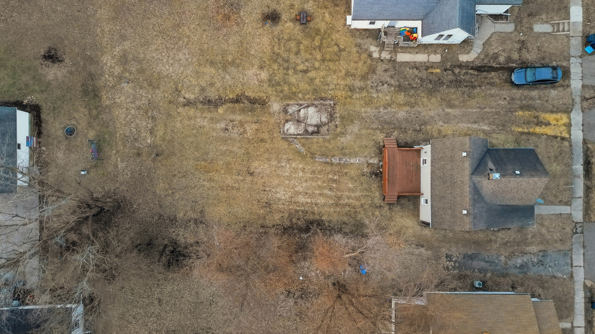 119 Douglas Avenue Dixon, IL 61021 - Photo 11 of 17 a bathroom with a shower