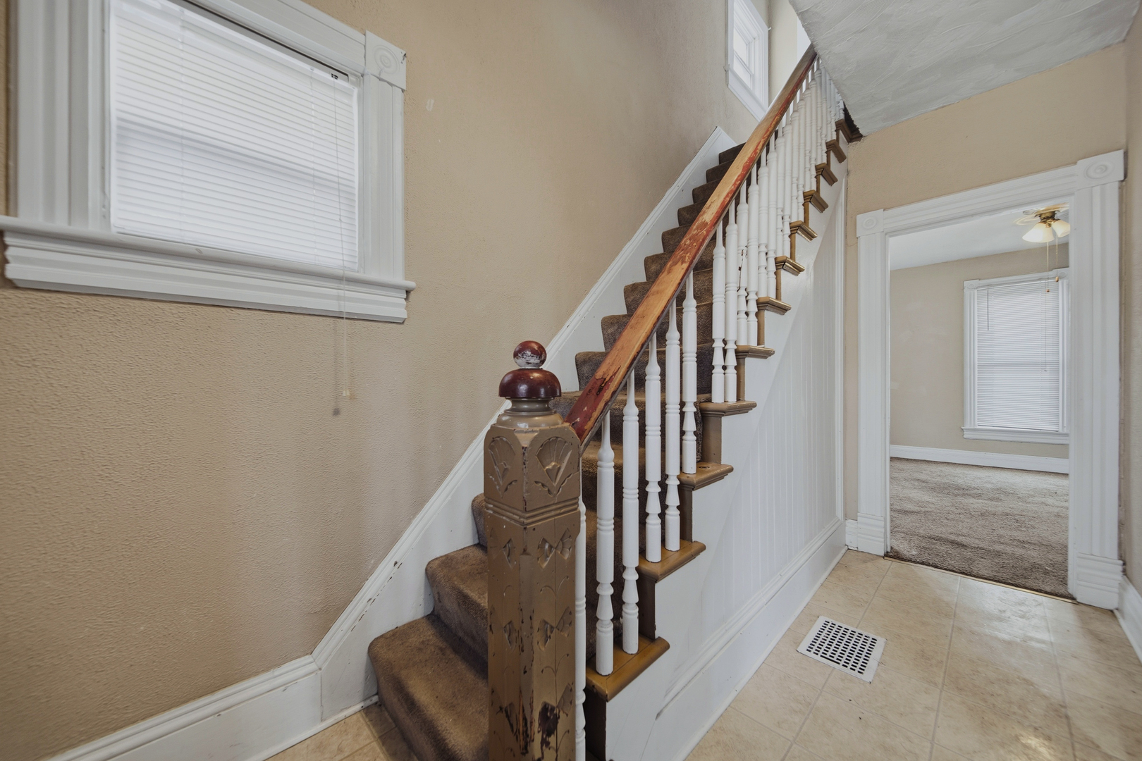 119 Douglas Avenue Dixon, IL 61021 - Photo 9 of 17 a view of entryway
