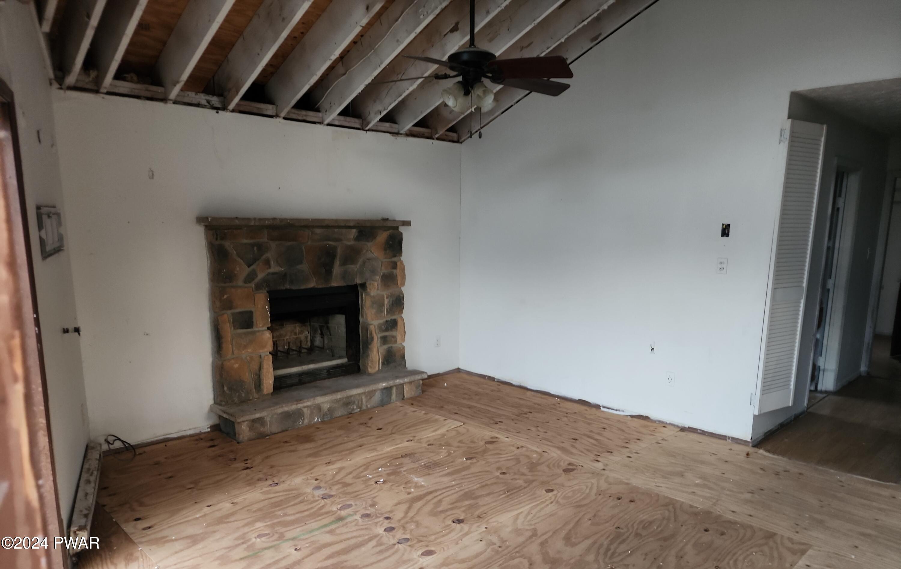 40 Nosirrah Road Albrightsville, PA 18210 - Photo 6 of 20 8