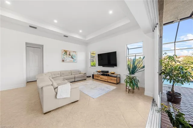 $1,795,000 | 379 Cypress Way West, Naples, FL 34110