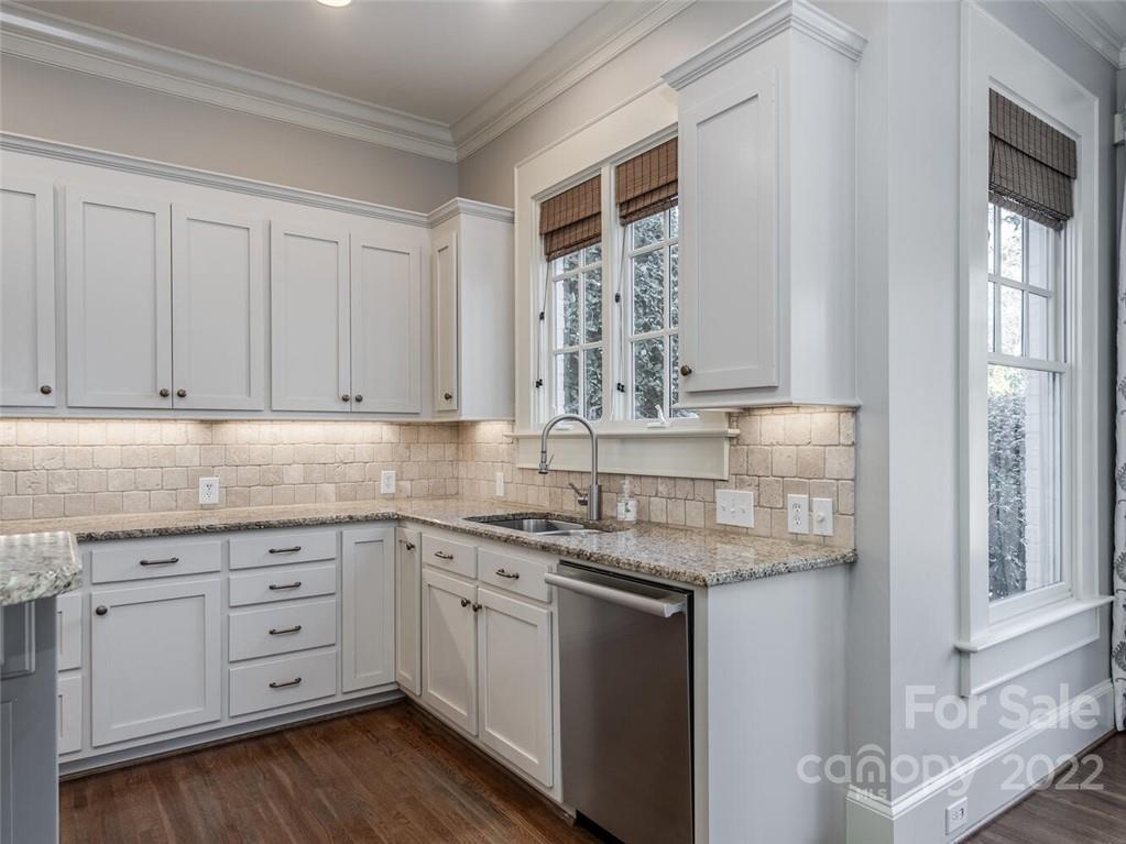 2000 Sharon Avenue Charlotte, NC 28211 - Photo 18 of 41