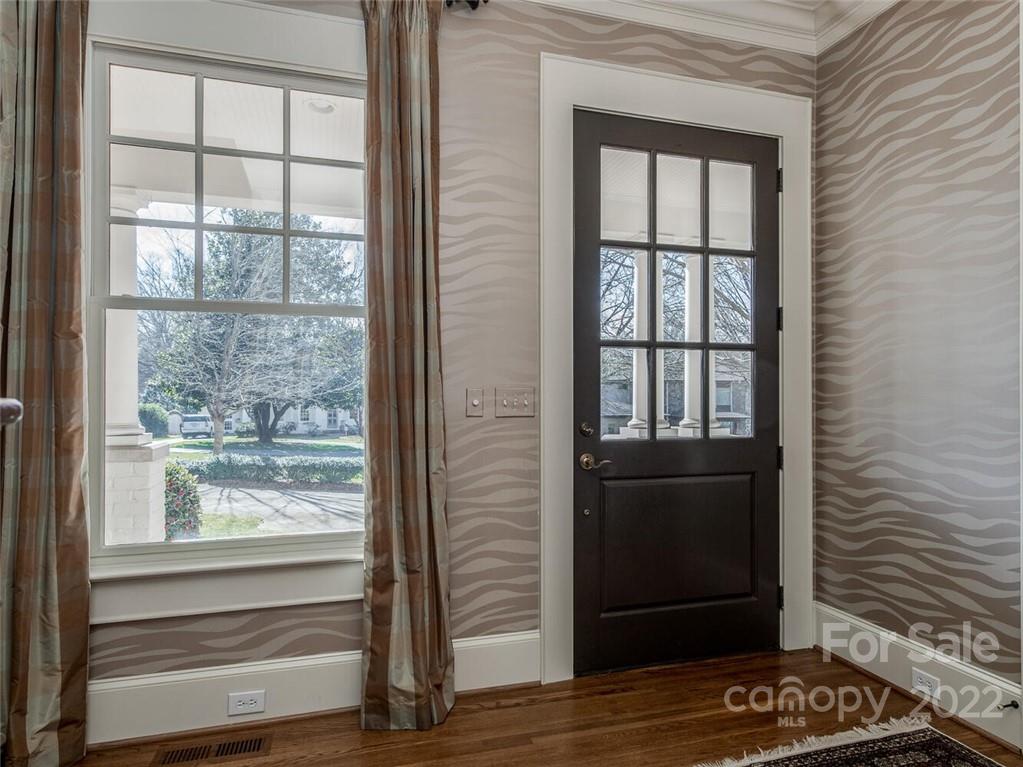 2000 Sharon Avenue Charlotte, NC 28211 - Photo 4 of 41