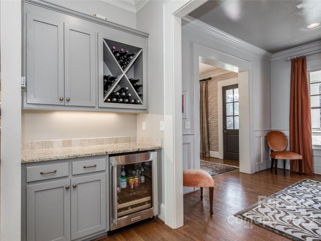 2000 Sharon Avenue Charlotte, NC 28211 - Photo 7 of 41