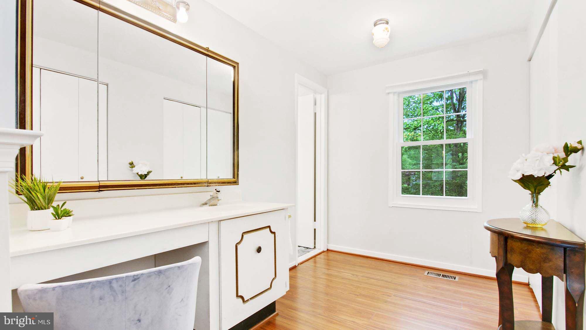 9504 Burning Branch Road Burke, VA 22015 - Photo 42 of 52 Owner's Dressing Area