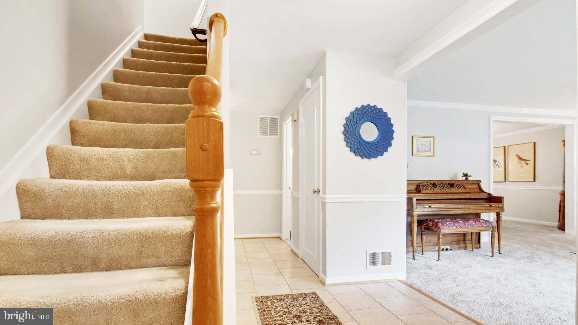 9504 Burning Branch Road Burke, VA 22015 - Photo 5 of 52 Entryway