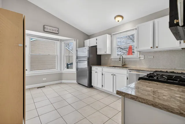 $345,000 | 1412 Bar Harbour Road, Aurora, IL 60504