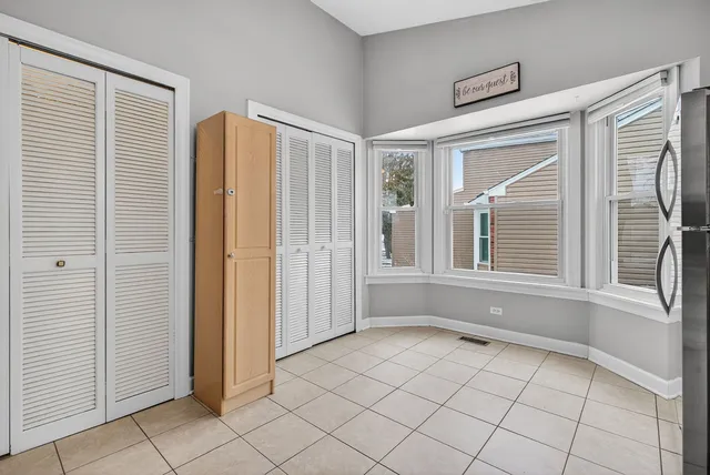 $345,000 | 1412 Bar Harbour Road, Aurora, IL 60504