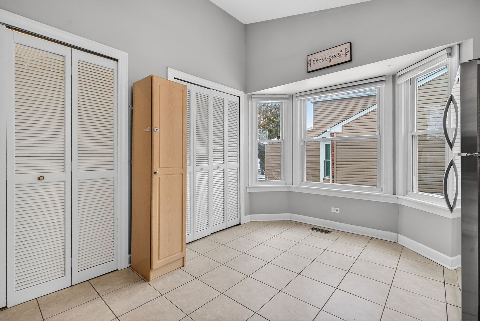 1412 Bar Harbour Road Aurora, IL 60504 - Photo 16 of 38 an empty room with windows