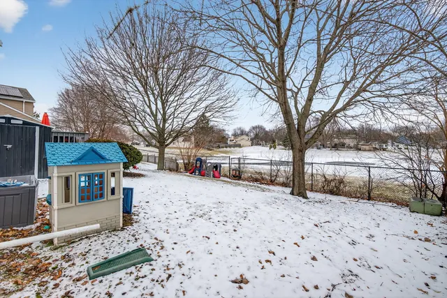 $345,000 | 1412 Bar Harbour Road, Aurora, IL 60504