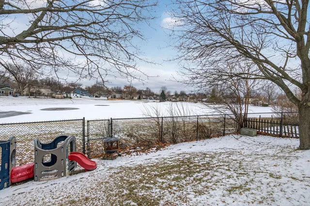 $345,000 | 1412 Bar Harbour Road, Aurora, IL 60504