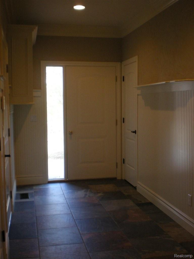 2841 Ambleside Court Rochester, MI 48306 - Photo 25 of 38 SLATE FLOORING