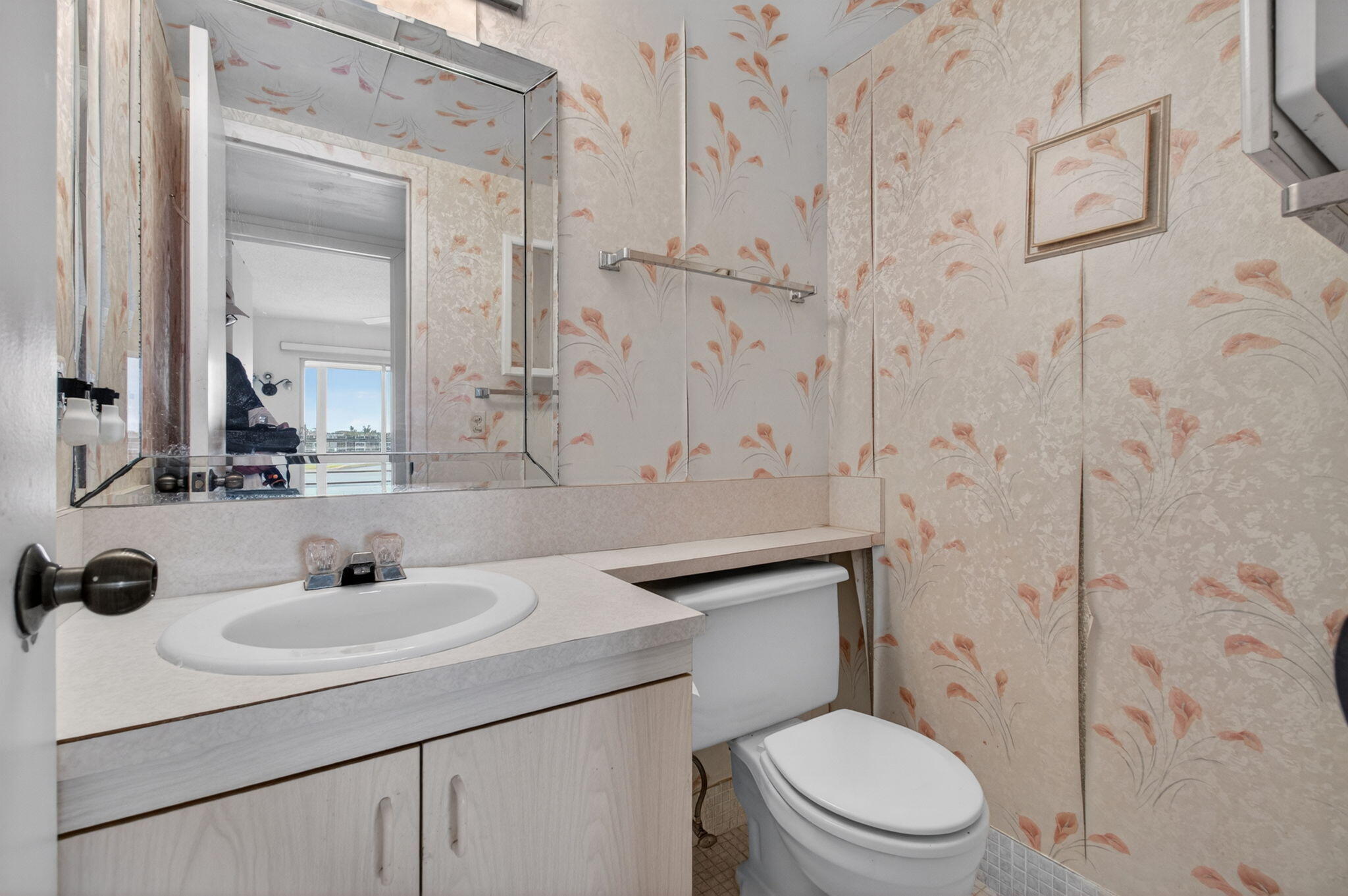 4059 Guildford East Boca Raton, FL 33434 - Photo 29 of 101 34-web-or-mls-DSC_8070