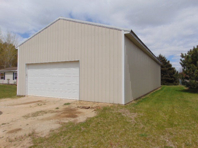 11638 West Madison Road Riverdale, MI 48877 - Photo 6 of 21 1874257-5.JPG