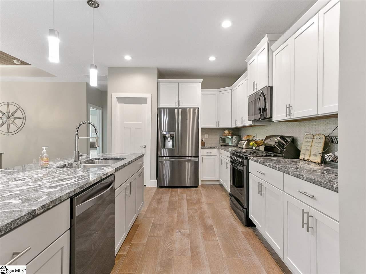 2007 Edwards Lake Road Greer, SC 29651 - Photo 10 of 36