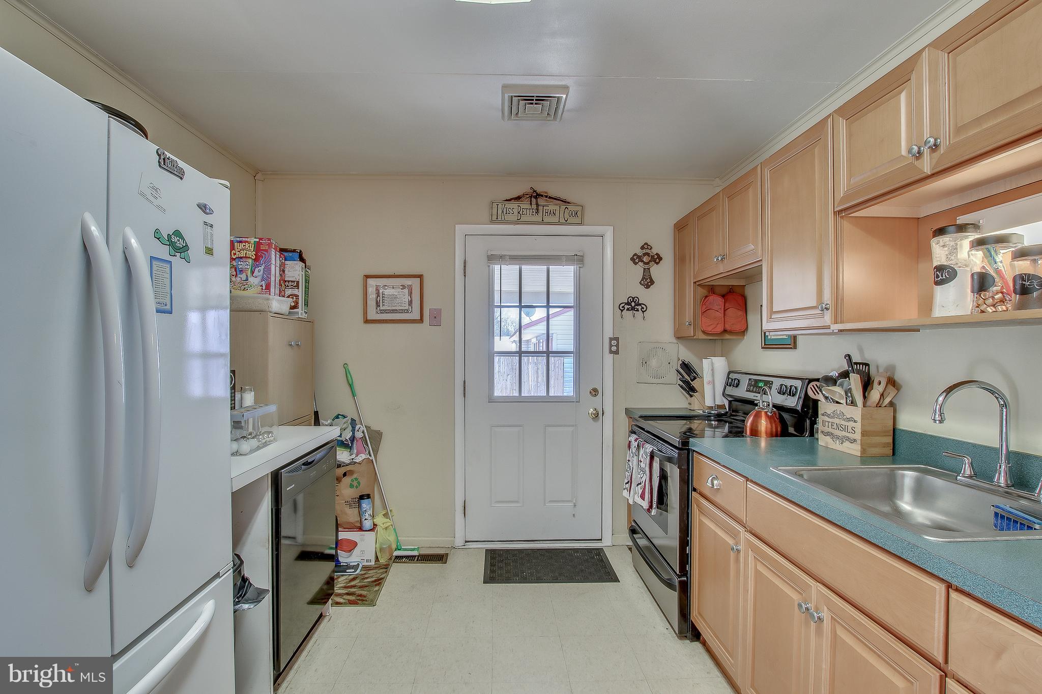 608 Auburn Road Fairless Hills, PA 19030 - Photo 7 of 23 Gallery Image 7