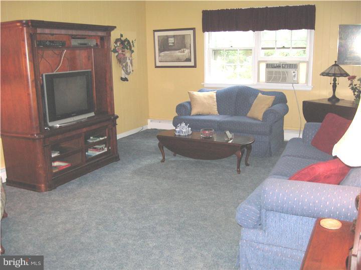 7 Lochatong Road Ewing, NJ 08628 - Photo 10 of 25 Gallery Image 10