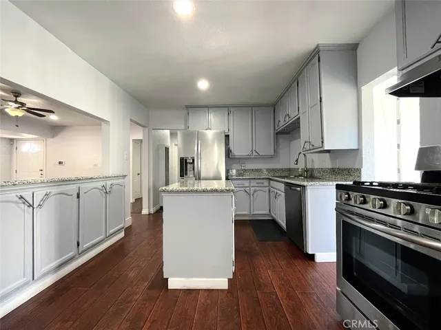 $4,000 | 1341 West School Street, Compton, CA 90220